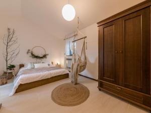 Postel nebo postele na pokoji v ubytování Holiday Home Villa Toscana by Interhome