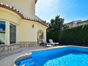 Bazén v ubytovaní Holiday Home Villa Buena Vida by Interhome alebo v jeho blízkosti