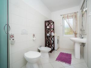 Łazienka w obiekcie Apartment Moira-2 by Interhome