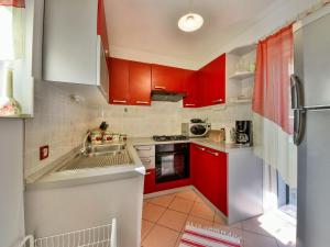 Kuchyňa alebo kuchynka v ubytovaní Holiday Home Bruna by Interhome