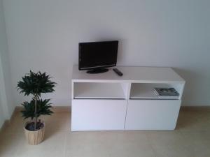 TV a/nebo společenská místnost v ubytování Apartments Sorrabona