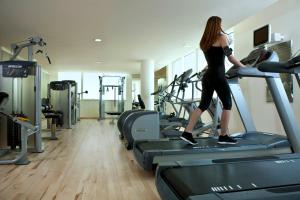 The fitness centre and/or fitness facilities at Ramada Downtown Abu Dhabi