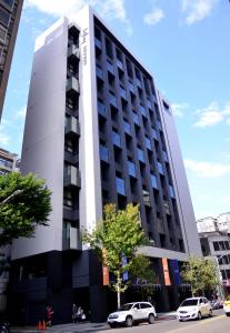 El edificio en el que está el hotel