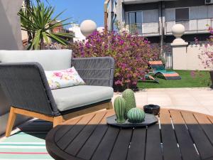 A seating area at 200 ROOMS & TERRACE