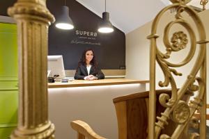 Lobi ili recepcija u objektu SuperB Luxury Suites
