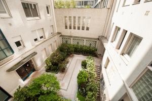 Gallery image of Luxury Montaigne apartment in Paris