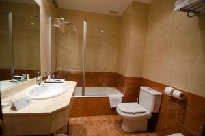 Koupelna v ubytování Hotel Andia