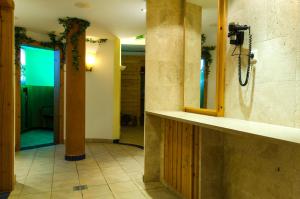 A bathroom at Hotel Tannenhof