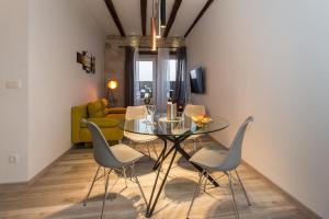 Posezení v ubytování Seafront apartment in historical Cippico castle