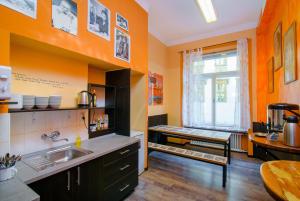 Virtuvė arba virtuvėlė apgyvendinimo įstaigoje Best Spot Hostel