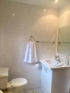 Ένα μπάνιο στο Hermanus Heights Villa +17 φωτογραφίες