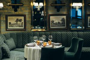 O zonă de relaxare la The First One Madrid Preciados