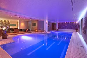 Basen w obiekcie Reykjavik Natura - Berjaya Iceland Hotels lub w pobliżu