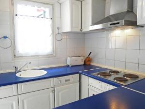 Kuchyňa alebo kuchynka v ubytovaní Holiday Home Currican by Interhome + 14 fotografií