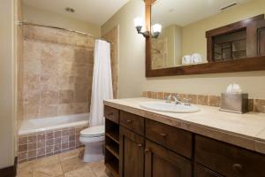 Ένα μπάνιο στο Silver Star #603 - 3 Bed Condo Spa