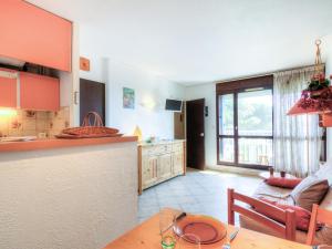 Apartment Douc-1 by Interhomeにあるキッチンまたは簡易キッチン