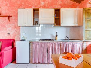 Кухня или мини-кухня в Apartment Santa Margherita-3 by Interhome
