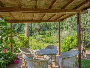 Vonkajšia záhrada v ubytovaní Apartment I Noccioli by Interhome
