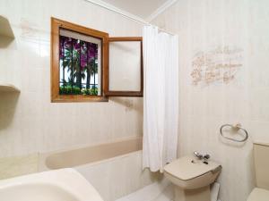 Ein Badezimmer in der Unterkunft Holiday Home Tesoro Park by Interhome