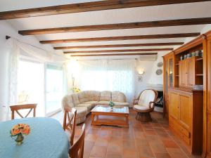 Χώρος καθιστικού στο Holiday Home Sara by Interhome