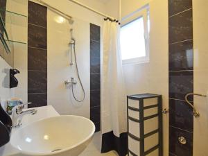 Kúpeľňa v ubytovaní Apartment Mira-1 by Interhome