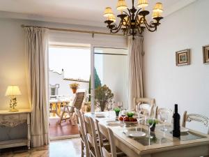Posedenie v ubytovaní Holiday Home Mijas Beach by Interhome