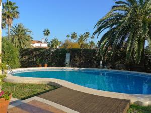 Bazén v ubytování Holiday Home El Paradiso by Interhome nebo v jeho okolí