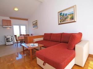 Kuchyň nebo kuchyňský kout v ubytování Apartment Sablić-3 by Interhome