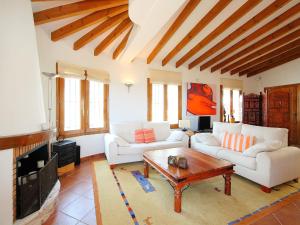 A seating area at Holiday Home Del Azahar by Interhome