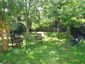 Ein Garten an der Unterkunft Apartment Zvonko-1 by Interhome