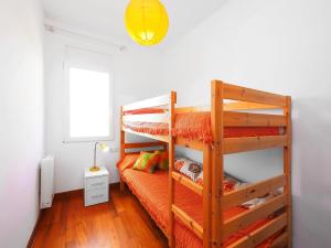 Postel nebo postele na pokoji v ubytování Holiday Home Salins by Interhome