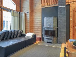 TV a/nebo společenská místnost v ubytování Holiday Home Poronpurema a by Interhome