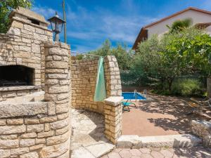 Bazén v ubytovaní Holiday Home Istra by Interhome alebo v jeho blízkosti