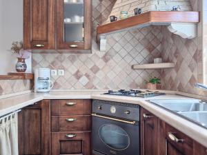 Kuchyňa alebo kuchynka v ubytovaní Holiday Home Istra by Interhome