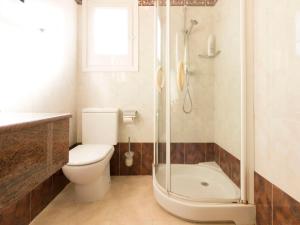 Kúpeľňa v ubytovaní Holiday Home El Dorada Playa by Interhome