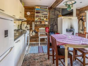 Køkken eller tekøkken på Holiday Home Björn by Interhome + 12 billeder