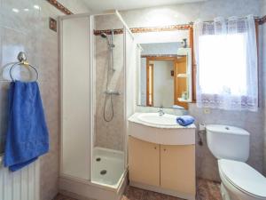 Kúpeľňa v ubytovaní Holiday Home Miro by Interhome