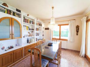Kuchyňa alebo kuchynka v ubytovaní Holiday Home Miro by Interhome
