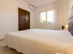 Posteľ alebo postele v izbe v ubytovaní Holiday Home El Dorada Playa by Interhome