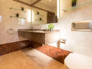 Kúpeľňa v ubytovaní Holiday Home El Dorada Playa by Interhome