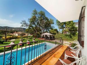 Bazén v ubytovaní Holiday Home Gramoia by Interhome alebo v jeho blízkosti