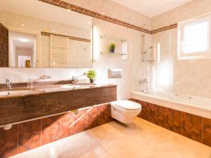 Kúpeľňa v ubytovaní Holiday Home El Dorada Playa by Interhome