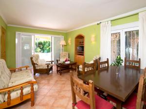 Posezení v ubytování Villa Amber by Interhome