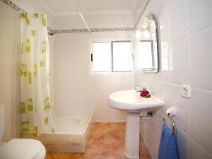 Ein Badezimmer in der Unterkunft Villa Amber by Interhome