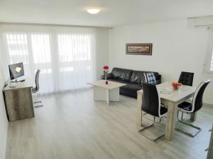 O zonă de relaxare la Apartment BHMS City Campus by Interhome +8 fotografii