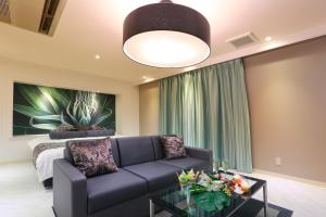Posezení v ubytování HOTEL A La Mode -アラモード-