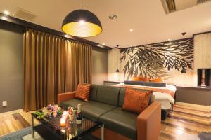 Posezení v ubytování HOTEL A La Mode -アラモード-