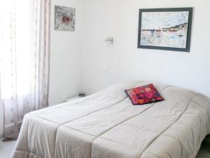 Postel nebo postele na pokoji v ubytování Holiday Home La Maison dans les Oliviers by Interhome