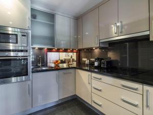 Η κουζίνα ή μικρή κουζίνα στο Apartment Bahia de la Plata by Interhome