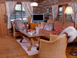 TV a/nebo společenská místnost v ubytování Holiday Home Kopinkallio 1 by Interhome